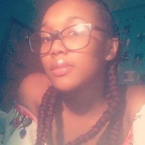 Meet your Posher, Taay